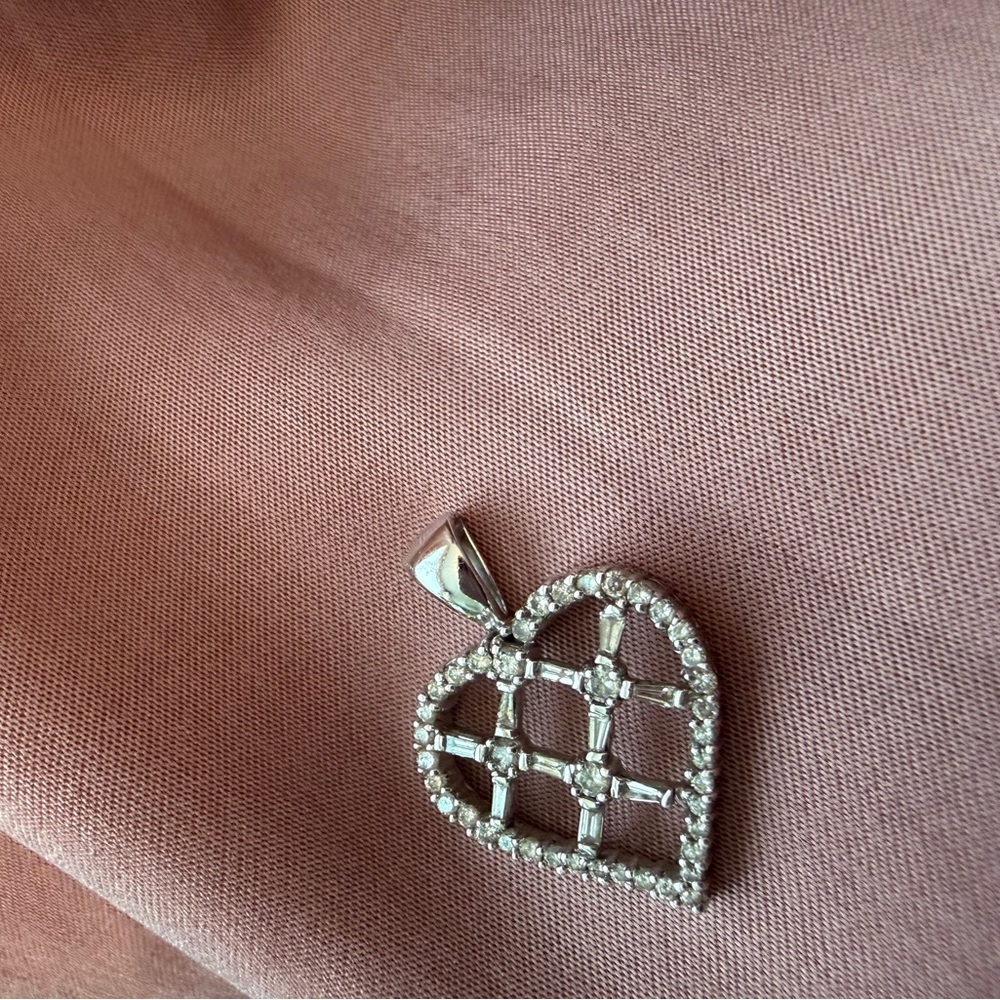 Diamond Heart Lattice Pendant
